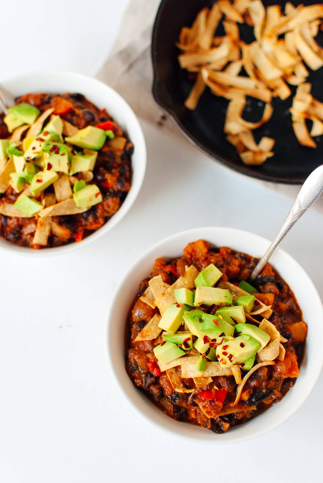 Butternut squash vegetarian chili from cookieandkate.com Butternut squash vegetarian chili