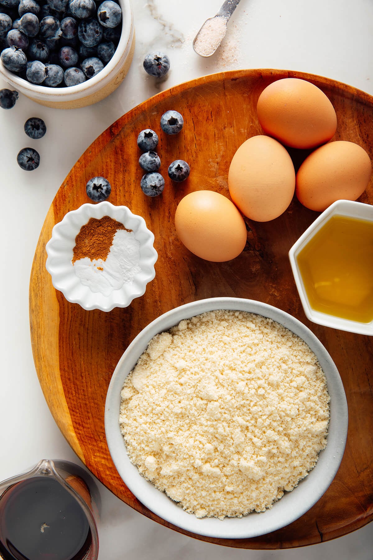 almond flour blueberry muffins ingredients